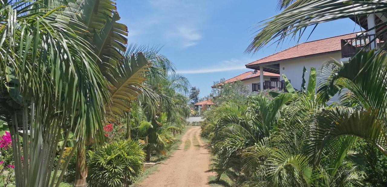 Ladja Beach Resort Ambalantota 외부 사진